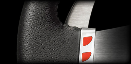 Close up of the G27 real leather grip